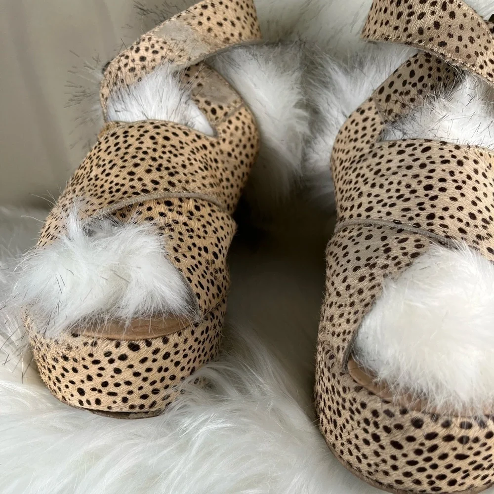 Leopard Print Platform Sandals with Faux Fur